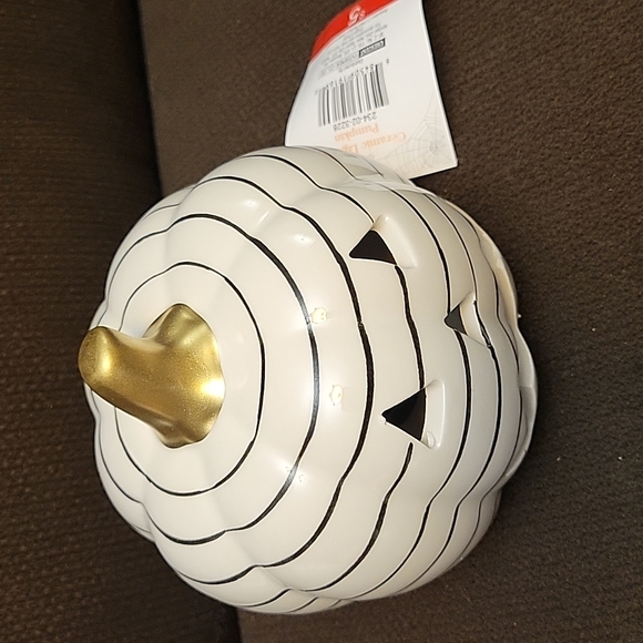 CERAMIC LIGHT UP PUMPKIN 🎃 - Picture 13 of 16